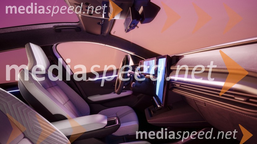 Scenic E-Tech electric je finalist izbora za evropski avto leta