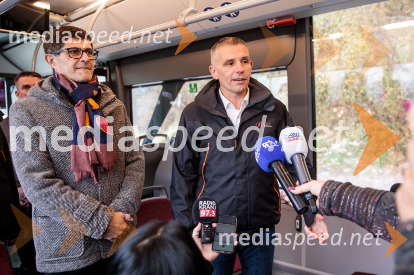  Matjaž Rakovec, župan Mestne občine Kranj; dr. Ivan Šmon, predsednik uprave Elektro GorenjskaV Kranju prenovljena hidroelektrarna Standard