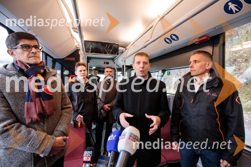  Matjaž Rakovec, župan Mestne občine Kranj;  Alex Jan, direktor Gorenjskih elektrarn; dr. Ivan Šmon, predsednik uprave Elektro GorenjskaV Kranju prenovljena hidroelektrarna Standard