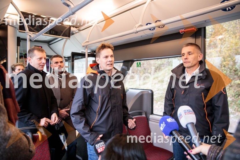  Primož Brejc, vodja projekta; dr. Ivan Šmon, predsednik uprave Elektro GorenjskaV Kranju prenovljena hidroelektrarna Standard