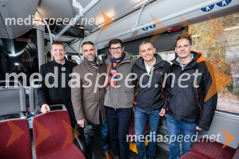  Alex Jan, direktor Gorenjskih elektrarn;  Iztok Jenko, Elektro Gorenjska;  Matjaž Rakovec, župan Mestne občine Kranj; dr. Ivan Šmon, predsednik uprave Elektro Gorenjska;  Primož Brejc, vodja projektaV Kranju prenovljena hidroelektrarna Standard