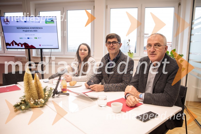  Manja Zorko, podžupanja, Mestna občina Kranj;  Matjaž Rakovec, župan Mestne občine Kranj;  Bojan Veselinovič, direktor, Slovenska tiskovna agencijaV Kranju prenovljena hidroelektrarna Standard