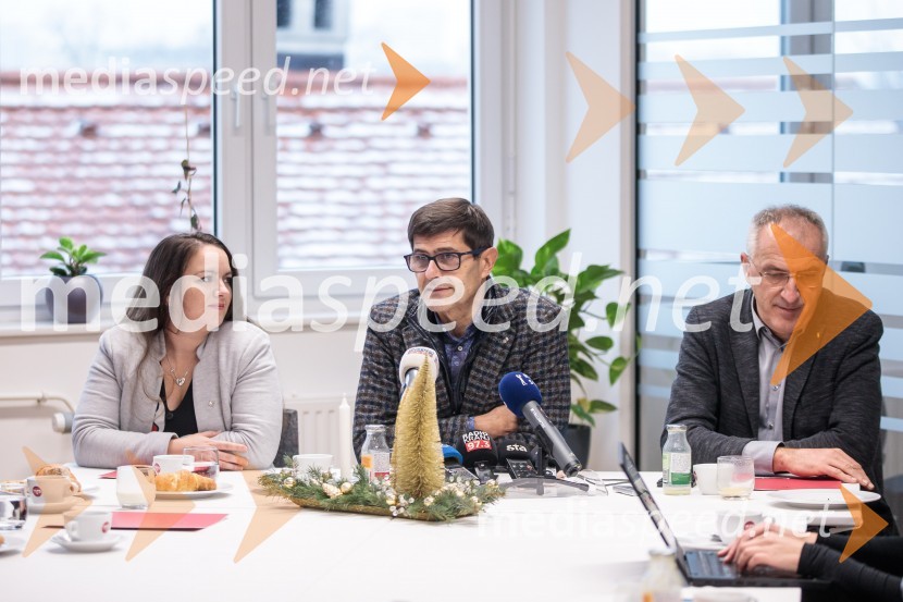  Manja Zorko, podžupanja, Mestna občina Kranj;  Matjaž Rakovec, župan Mestne občine Kranj;  Bojan Veselinovič, direktor, Slovenska tiskovna agencijaV Kranju prenovljena hidroelektrarna Standard