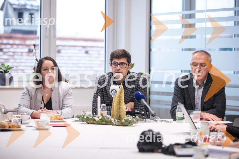  Manja Zorko, podžupanja, Mestna občina Kranj;  Matjaž Rakovec, župan Mestne občine Kranj;  Bojan Veselinovič, direktor, Slovenska tiskovna agencijaV Kranju prenovljena hidroelektrarna Standard