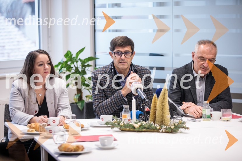  Manja Zorko, podžupanja, Mestna občina Kranj;  Matjaž Rakovec, župan Mestne občine Kranj;  Bojan Veselinovič, direktor, Slovenska tiskovna agencijaV Kranju prenovljena hidroelektrarna Standard