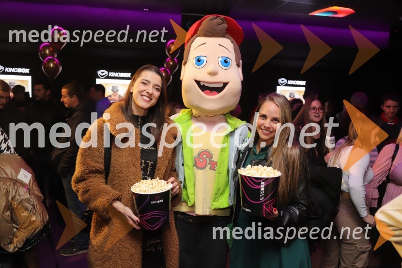  Alenka  Husič, pevka, skupina Bepop;  Tinkara Fortuna, skupina Bepop20 let spominov, VIP premiera dokumentarnega filma o plesni šoli Sebastian