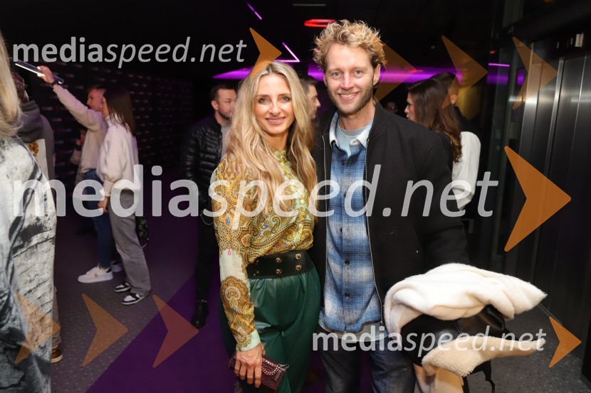  Gordana Grandošek Whiddon, plesalka, lastnica blagovne znamke GGW;  Trent  Whiddon, plesalec20 let spominov, VIP premiera dokumentarnega filma o plesni šoli Sebastian