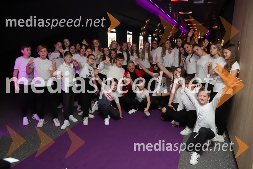  Sebastian Podgornik, pevec in plesalec20 let spominov, VIP premiera dokumentarnega filma o plesni šoli Sebastian