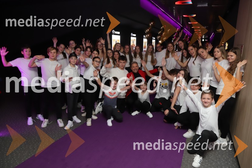  Sebastian Podgornik, pevec in plesalec20 let spominov, VIP premiera dokumentarnega filma o plesni šoli Sebastian