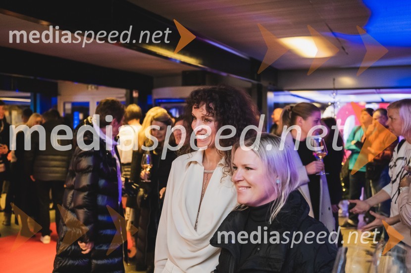  Metka Albreht, stilistka ter maratonka, Miss Slovenije 1993;  ... 100-letnica blagovne znamke Colmar