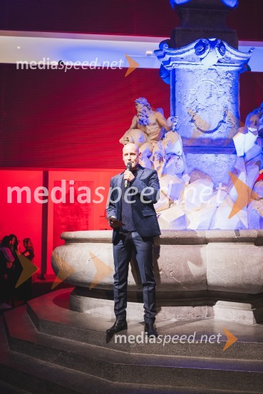  Peter Poles, televizijski voditelj100-letnica blagovne znamke Colmar