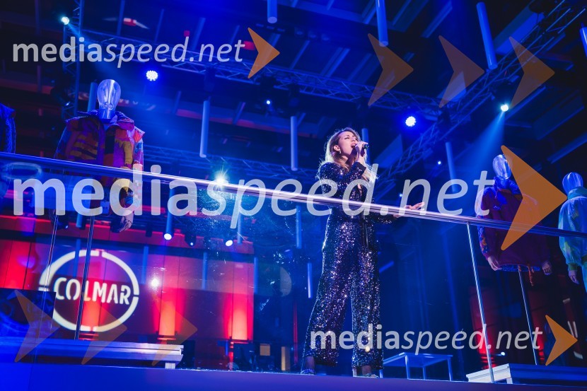  Astrid Kljun, glasbenica100-letnica blagovne znamke Colmar