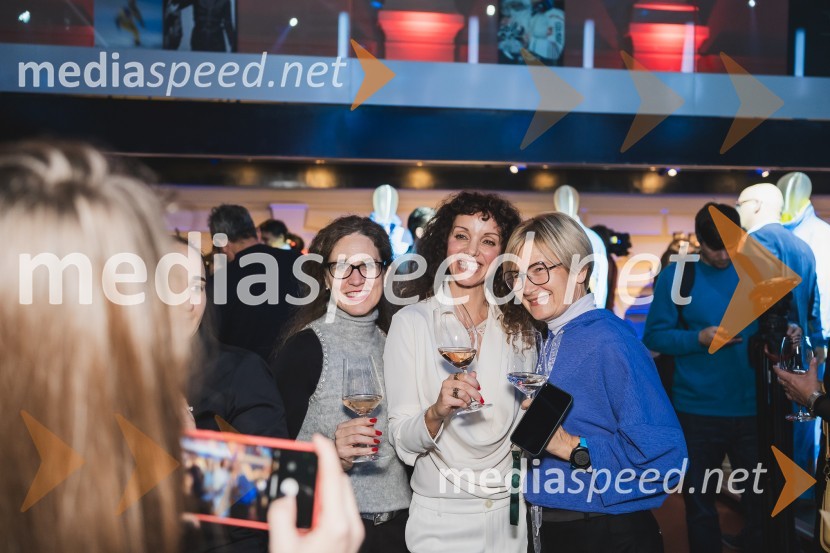  Maša Pečar;  Metka Albreht, stilistka ter maratonka, Miss Slovenije 1993;  Urška Marolt100-letnica blagovne znamke Colmar