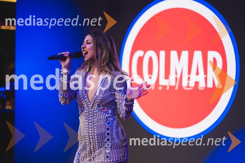  Astrid Kljun, glasbenica100-letnica blagovne znamke Colmar