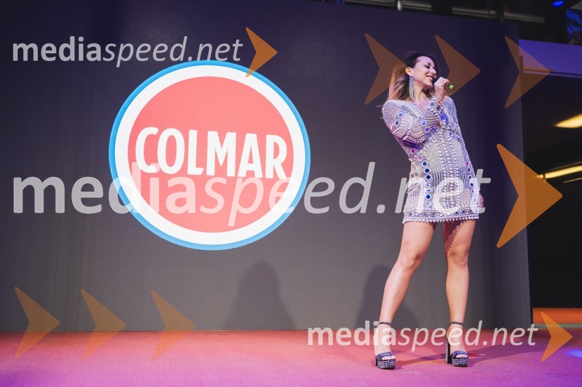  Astrid Kljun, glasbenica100-letnica blagovne znamke Colmar