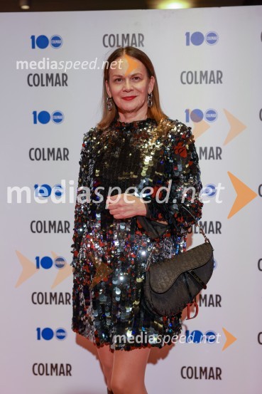  Pika  Zrim, urednica spletnega portala citylife.si in modna vplivnica100-letnica blagovne znamke Colmar