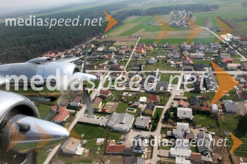 Fotografirano iz letala Douglas DC-6BMaribor in okolica iz zraka