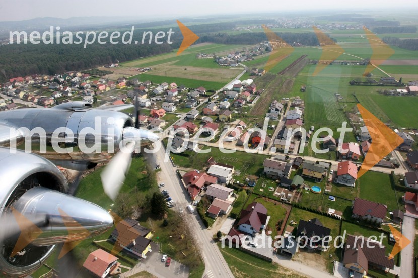 Fotografirano iz letala Douglas DC-6BMaribor in okolica iz zraka