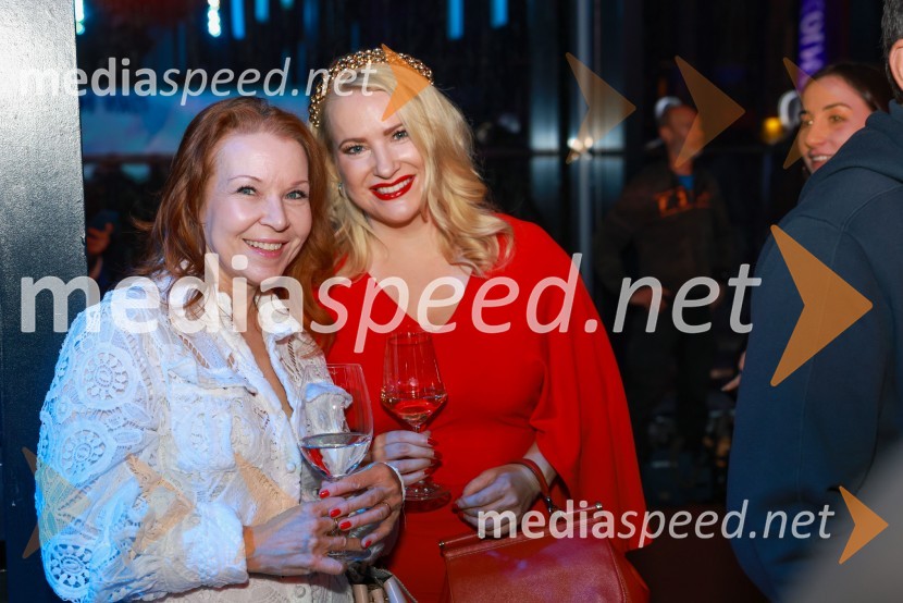  Regina Kogoj, pevka;  Danica Lovenjak, novinarka, voditeljica100-letnica blagovne znamke Colmar