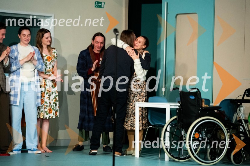  Bojan Umek, igralec;  Lucija Harum, igralka, pevkaParadiž, premiera v SLG Celje