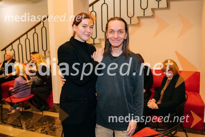  ... ;  David Čeh, igralecParadiž, premiera v SLG Celje