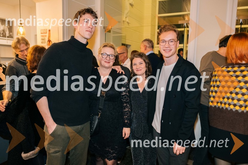  Urban Kuntarič, igralec;  Urška Vovk, koordinatorka in organizatorka kulturnega programa, SLG Celje;  Milana Simonič, vodja marketinga in odnosov za javnostmi SLG Celje;  Žan Brelih Hatunić, igralecParadiž, premiera v SLG Celje