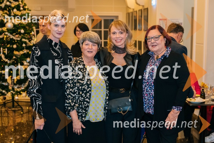  ... ;  ... ;  Manca  Ogorevc, igralka;  ... Paradiž, premiera v SLG Celje