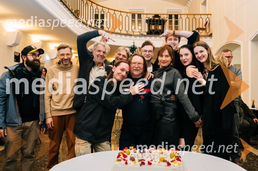  ... ;  Aljoša Koltak, igralec;  Branko Završan, igralec;  David Čeh, igralec;  Rastko Krošl, igralec;  Bojan Umek, igralec;  Žan Brelih Hatunić, igralec;  Tanja Potočnik, igralka;  Urban Kuntarič, igralec;  Maša Grošelj, igralka;  Lucija Harum, igralka, pevkaParadiž, premiera v SLG Celje