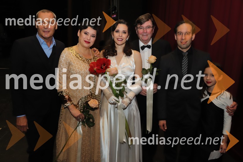  Danilo Rošker, direktor SNG Maribor;  Dada Kladenik, pevka;  Valentina Čuden, operna pevka;  Simon Robinson, dirigent;  Simon Krečič, umetniški direktor Opere SNG Maribor;  ... Planinska roža, premiera opere v SNG Maribor