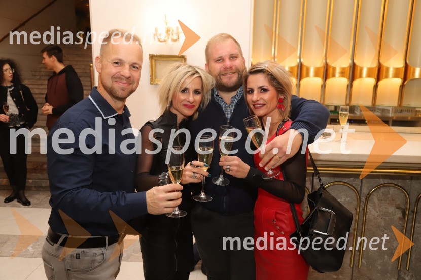  Martin Sušnik, operni solist;  ... ;  Marko Škofič, igralec, pevec;  ... Planinska roža, premiera opere v SNG Maribor