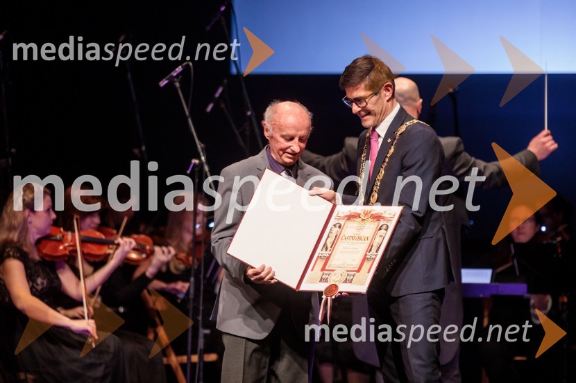  Matevž Oman;  Matjaž Rakovec, župan Mestne občine KranjObčinski praznik v Kranju tradicionalno pospremila slavnostna akademija