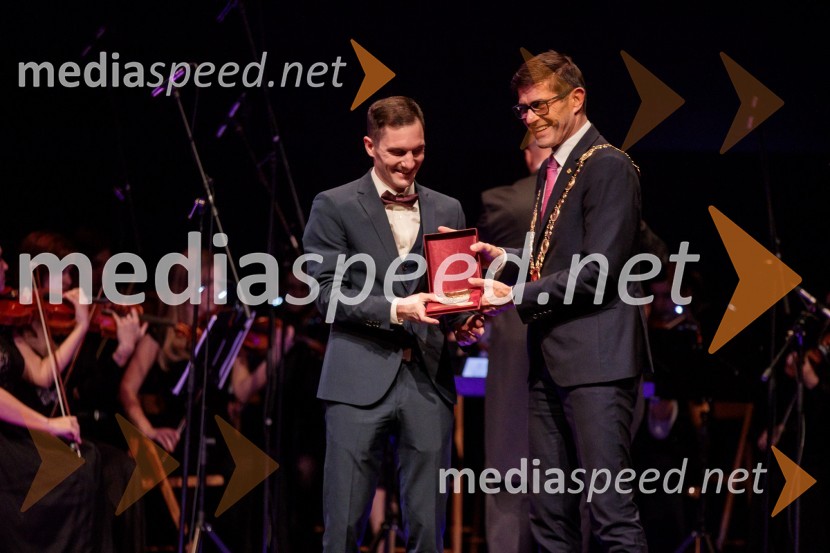  Jan Polanc, kolesar;  Matjaž Rakovec, župan Mestne občine KranjObčinski praznik v Kranju tradicionalno pospremila slavnostna akademija