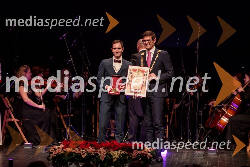  Jan Polanc, kolesar;  Matjaž Rakovec, župan Mestne občine KranjObčinski praznik v Kranju tradicionalno pospremila slavnostna akademija