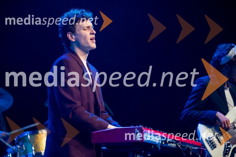  Anže Lajevec, pianist, skupina KokosyIzštekanih 10, poklon Vladu Kreslinu