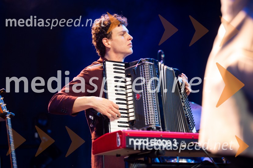  Anže Lajevec, pianist, skupina KokosyIzštekanih 10, poklon Vladu Kreslinu