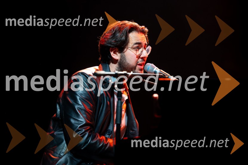  Tomaž Hostnik, glasbenikIzštekanih 10, poklon Vladu Kreslinu