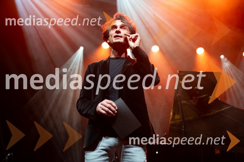  Jure Longyka, moderatorIzštekanih 10, poklon Vladu Kreslinu