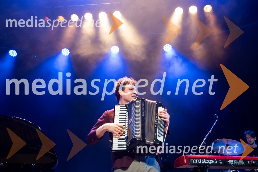  Anže Lajevec, pianist, skupina KokosyIzštekanih 10, poklon Vladu Kreslinu