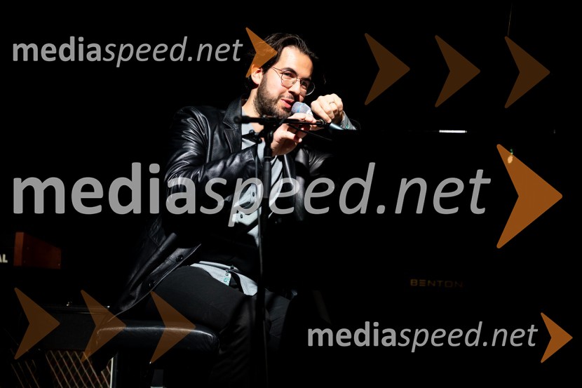  Tomaž Hostnik, glasbenikIzštekanih 10, poklon Vladu Kreslinu