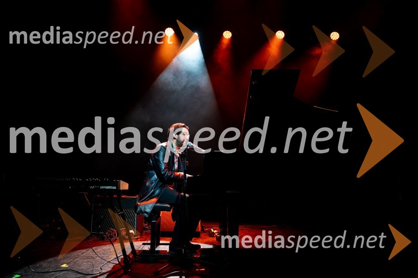  Tomaž Hostnik, glasbenikIzštekanih 10, poklon Vladu Kreslinu