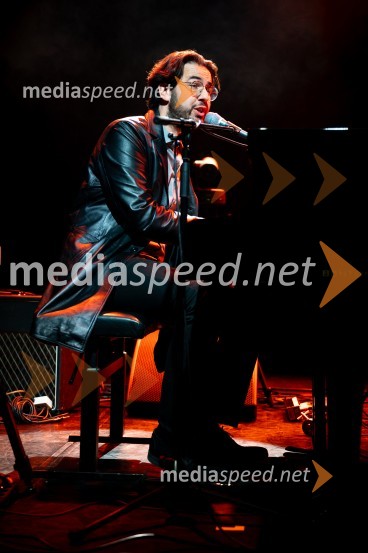  Tomaž Hostnik, glasbenikIzštekanih 10, poklon Vladu Kreslinu