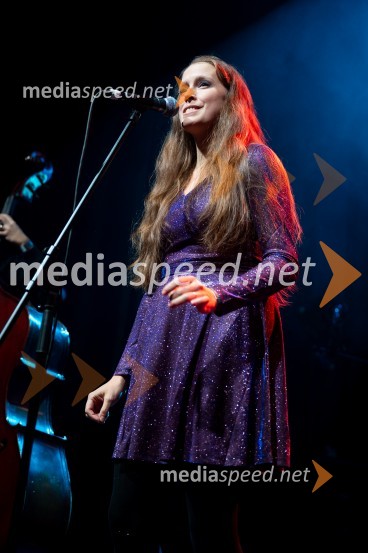  Tjaša Šimonka Kavaš, pevkaIzštekanih 10, poklon Vladu Kreslinu