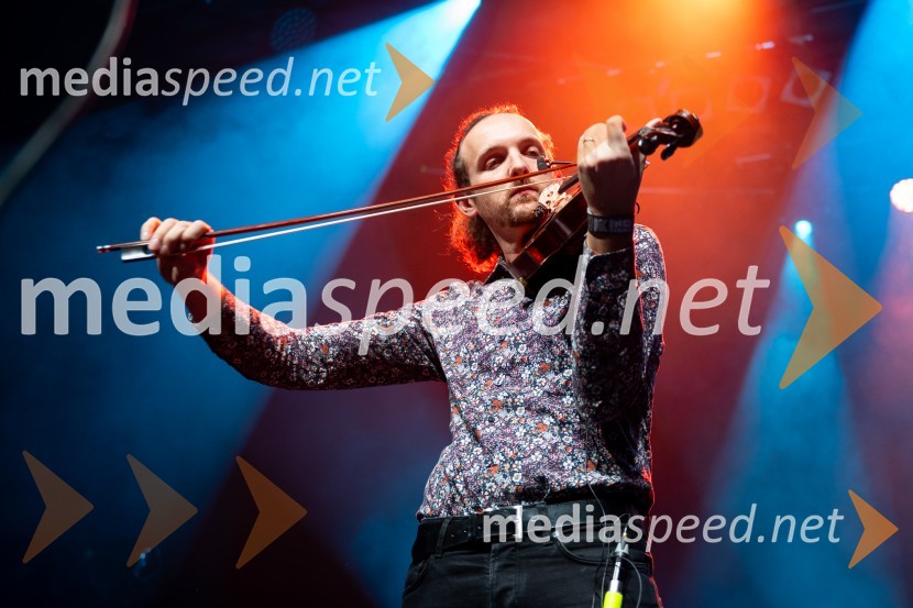  Miha  Kavaš, violinistIzštekanih 10, poklon Vladu Kreslinu