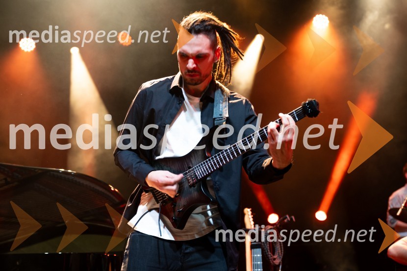  Vid Turica, glasbenikIzštekanih 10, poklon Vladu Kreslinu