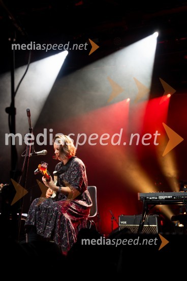  Jana  Beltran, glasbenicaIzštekanih 10, poklon Vladu Kreslinu