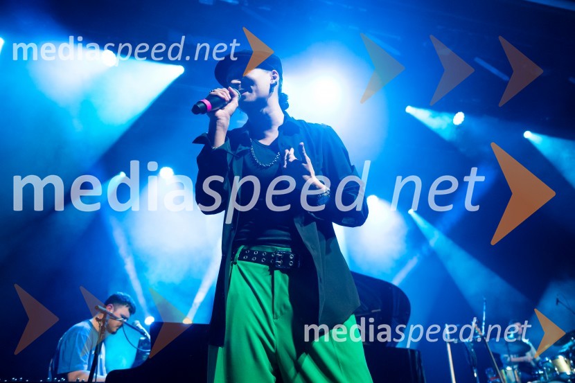  Mia Puhar Rodin - Masayah, pevkaIzštekanih 10, poklon Vladu Kreslinu