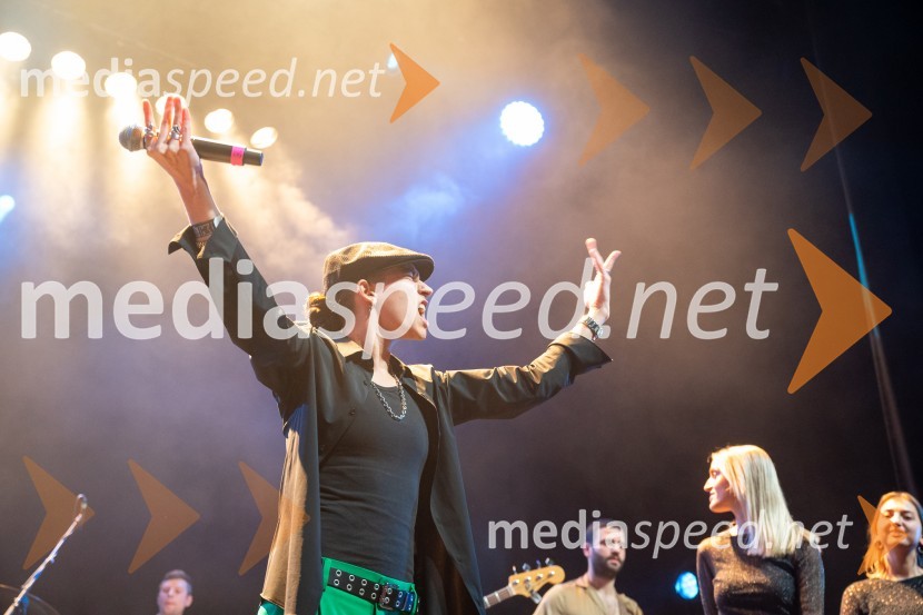  Mia Puhar Rodin - Masayah, pevkaIzštekanih 10, poklon Vladu Kreslinu