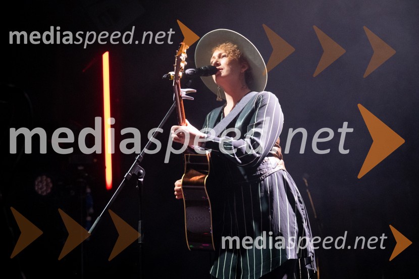  Marina  Mårtensson, pevkaIzštekanih 10, poklon Vladu Kreslinu