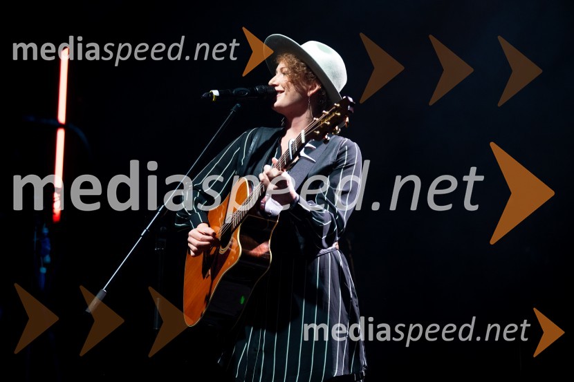  Marina  Mårtensson, pevkaIzštekanih 10, poklon Vladu Kreslinu