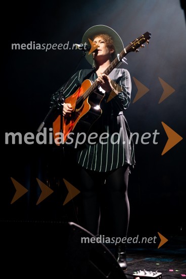  Marina  Mårtensson, pevkaIzštekanih 10, poklon Vladu Kreslinu